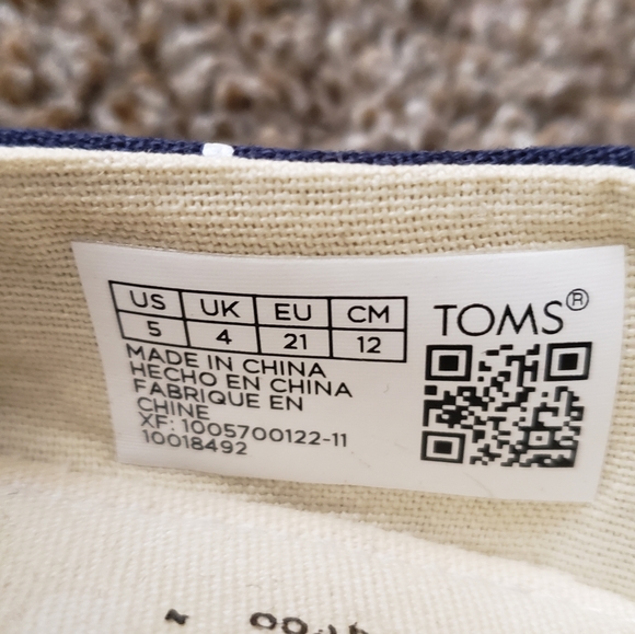 TOMS Navy canvas slip ons - Picture 4 of 4